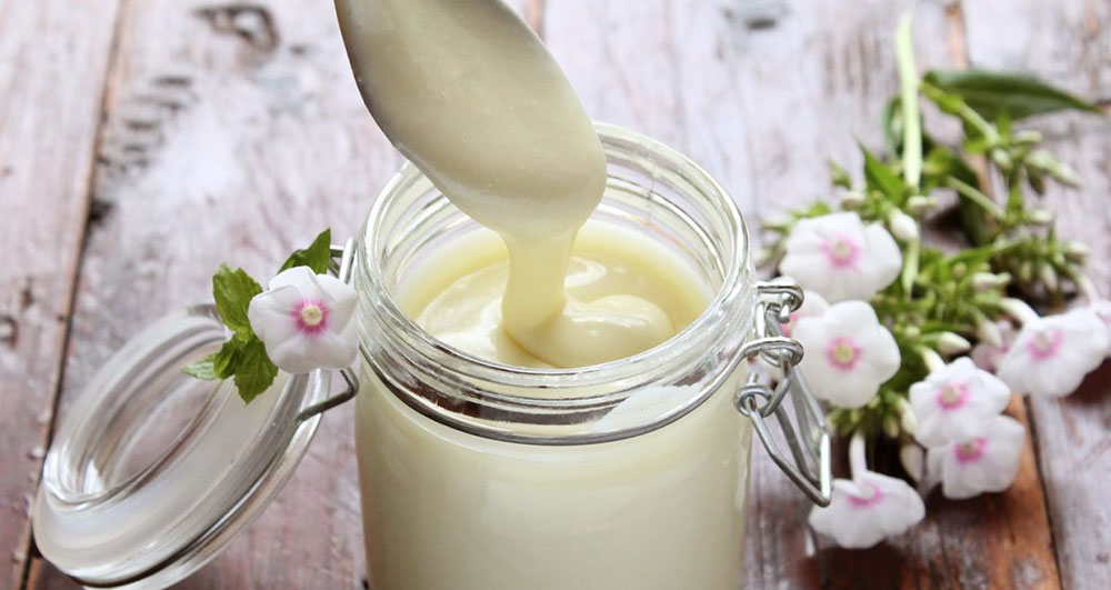 طرز تهیه شیر عسلی خانگی غلیظ و خوشمزه چگونه است؟