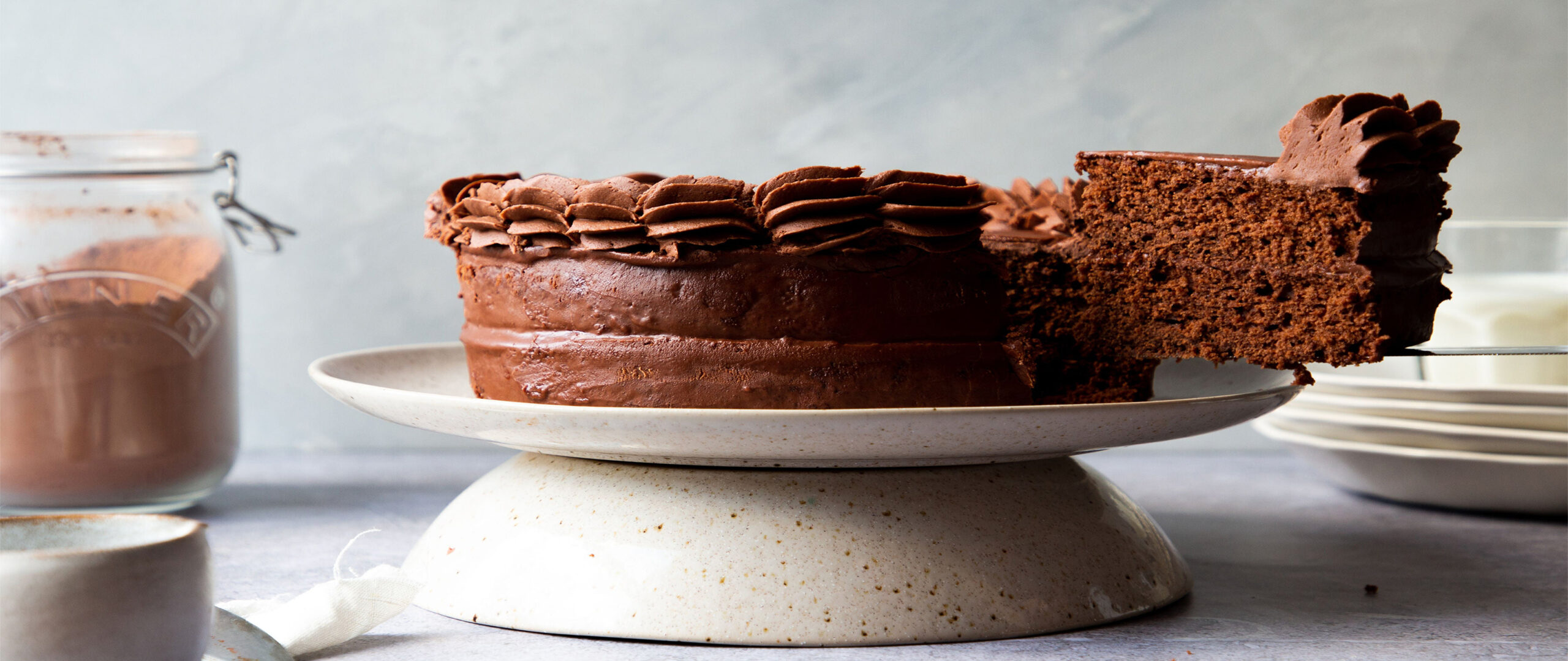 اموزش کیک با خامه شکلاتی