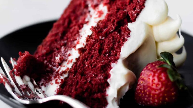 کیک قرمز