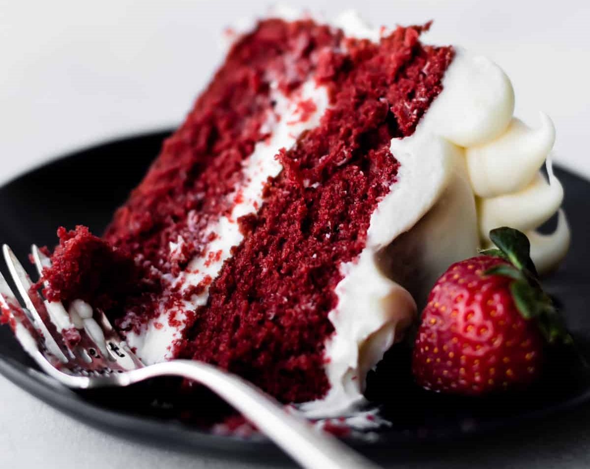 کیک قرمز